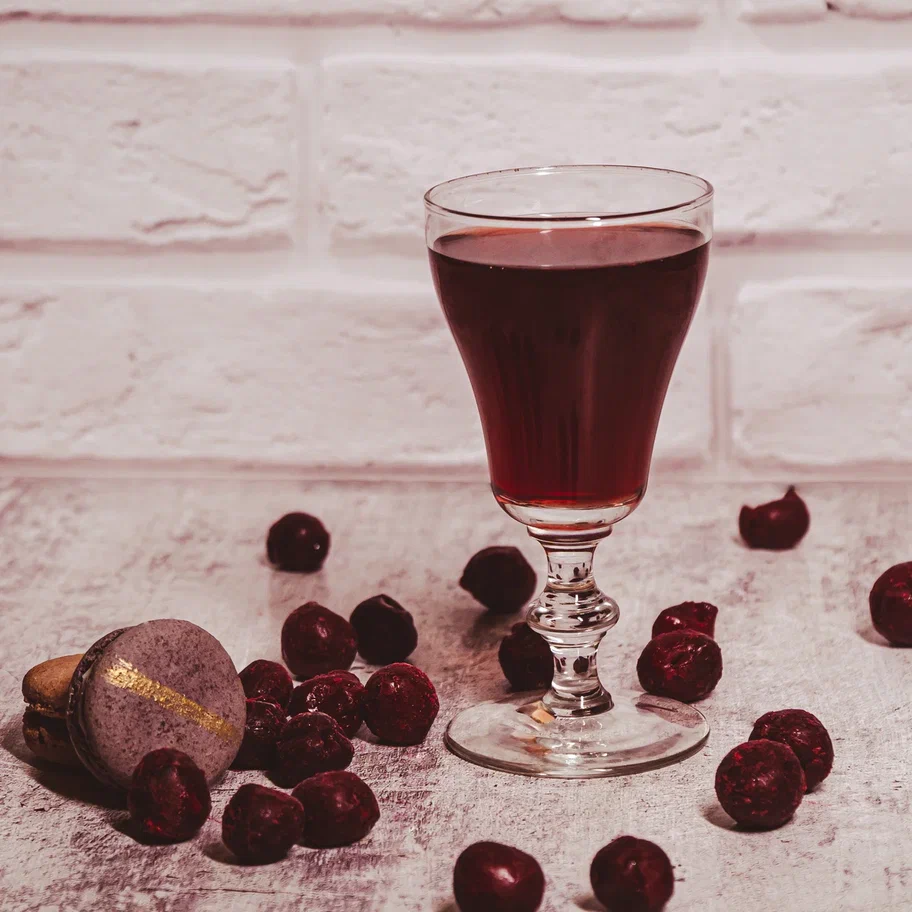 Coffee with cherry liqueur